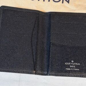 Gorgeous Louis Vuitton Pocket Organizer Taiga Black